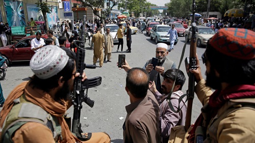 Жылқы адамдарымен жыныстық қатынас Еркектер қолдарын қолданбай камминг жасайтын порно видеолар